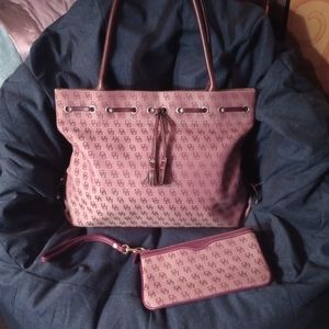 Dooney & Bourke large tote purse with matching wristlet